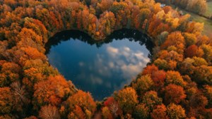 Autumn Heart Lake
