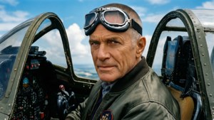 Aviator Lloyd