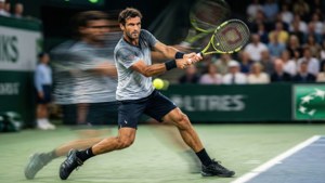 Backhand in Motion