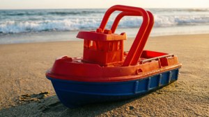Beach Tug Toy