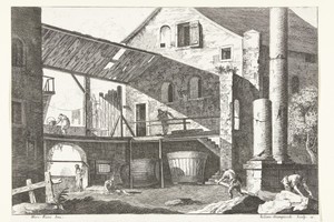 Binnenplaats van boerderij met twee grote vaten