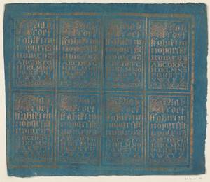 Blad met in twee rijen van vier tafel met alfabet en cijfers