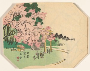 Bloesemende boom bij tempel