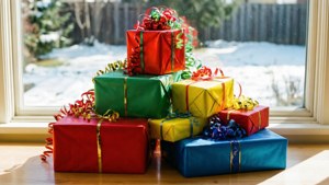 Bright Pyramid Gifts
