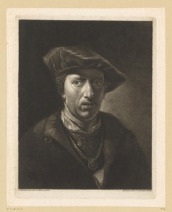 Buste van man met een baret, een medaille aan een ketting om zijn hals