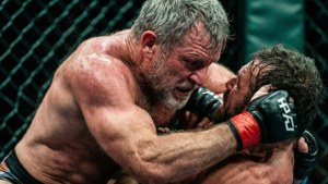 Cage Clinch