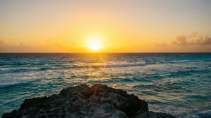 Cancun Sunrise Horizon