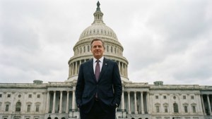 Capitol Building Stance