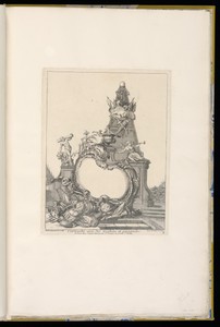 Cartouche avec des trophées et piramide