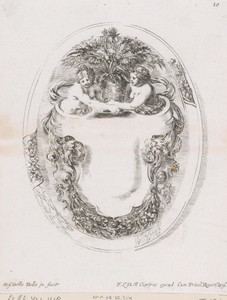 Cartouche met twee naakte vrouwen uitlopend in bladornament die vaas met bloemen vasthouden