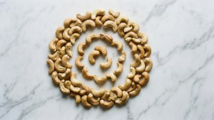 Cashew Spiral Minimal