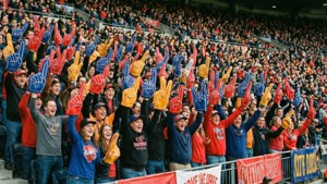 Cheering Fans
