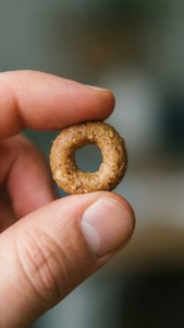 Cheerio in Fingers