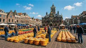 Cheese Market Bustle