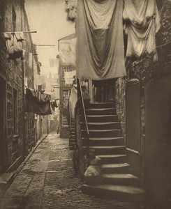 Close No. 193 High Street