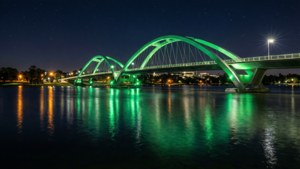 Commonwealth Bridge Night