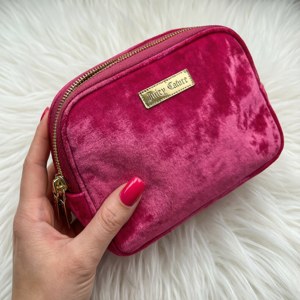 Cosmetic Bag Close
