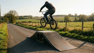 Country Road Jump