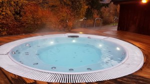 Cozy Hot Tub