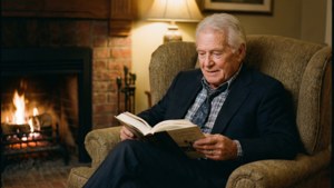 Cozy Regis Reading