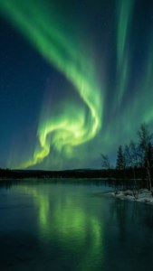 Curtain Aurora Lake