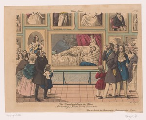 Dames en heren aanschouwen schilderijen bij een tentoonstelling in Wenen