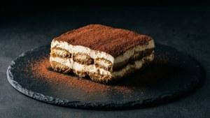 Dark Minimalist Tiramisu