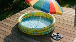 Deck Pool Relaxation