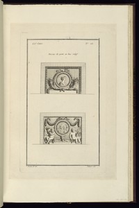 Dessus de porte en bas relief