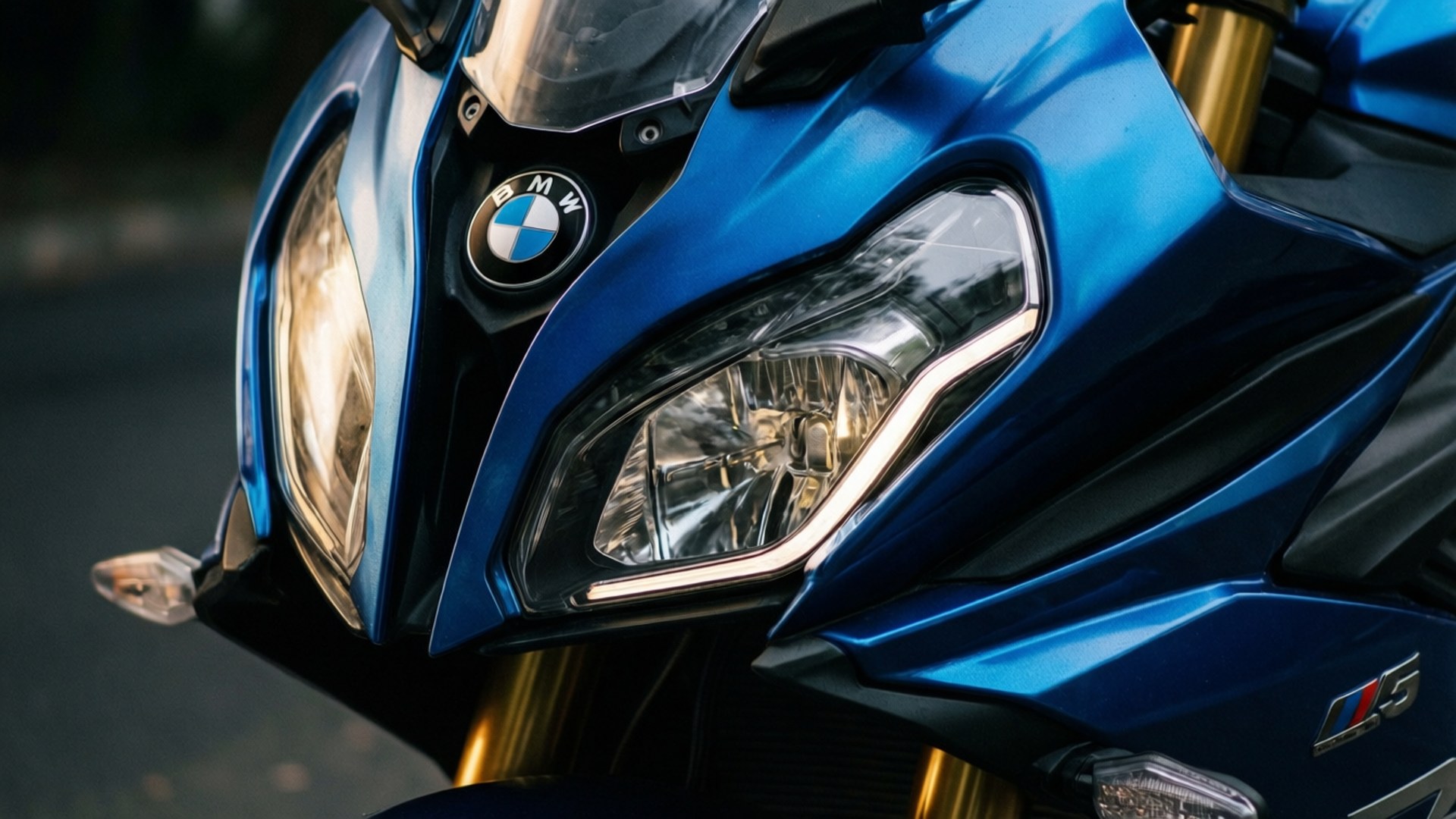Detail Focus G310RR by Wallpapers.art Studio