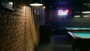 Dim Hall Cue