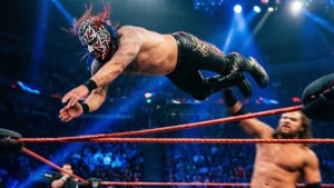 Diving Hurricanrana