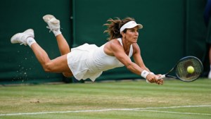 Diving Return at Wimbledon