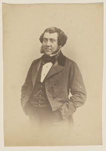 Dr. Lapere