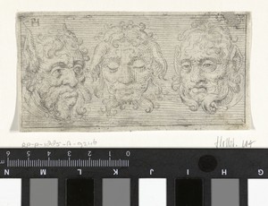 Drie maskers zonders hoorns