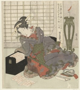 Een geisha leunt op de doos van haar shamisen