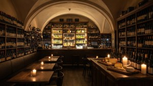 Elegant Wine Bar