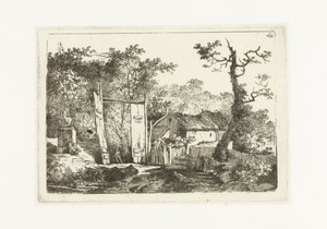 Erf met een houten poort met openstaande deuren