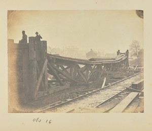 Experimental Suspension Trusses of Boards