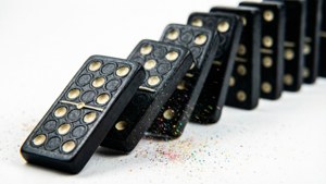 Falling Domino Chain