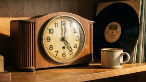 Five O'Clock Retro