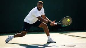 Focused Serve in Sunlight