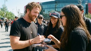 Fowler Signing Autographs