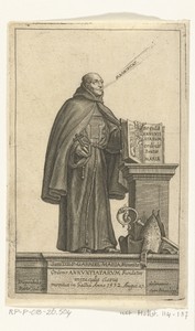 Franciscaanse minderbroeder Gabriel Maria draagt de mis op