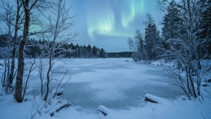 Frozen Lake Aurora