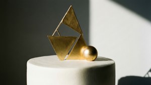 Geometric Gold Topper