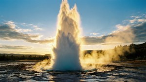 Geyser Golden Dawn