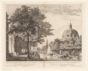 Gezicht op de Ronde Lutherse Kerk te Amsterdam