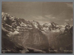 Gezicht op de Silberhorn, de Mittaghorn, de Grosshorn, de Breithorn en de Tschingelhorn in de Berner Alpen