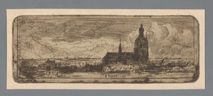 Gezicht op een kerkgebouw in een stad aan een rivier